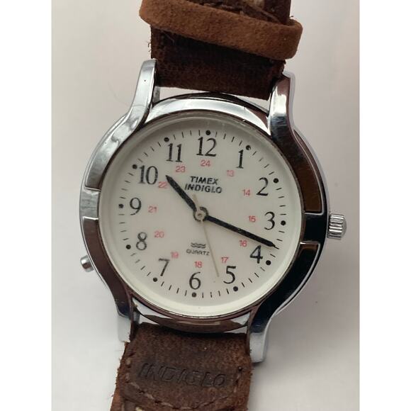 Timex Indiglo Women's Quartz Watch 32mm - Adjustable Band - New Battery - WR - Picture 1 of 7